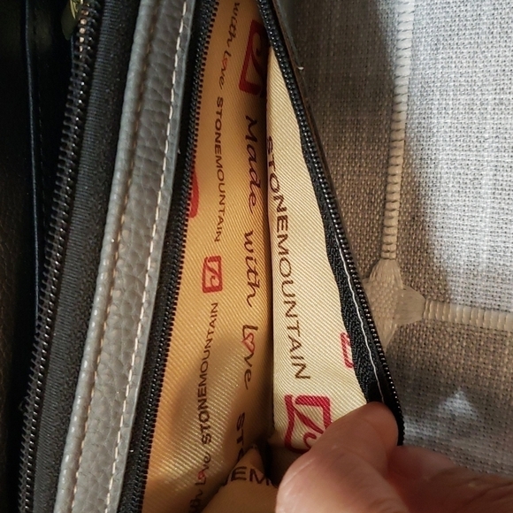 Stone Mountain Wallet Purse - Picture 12 of 13